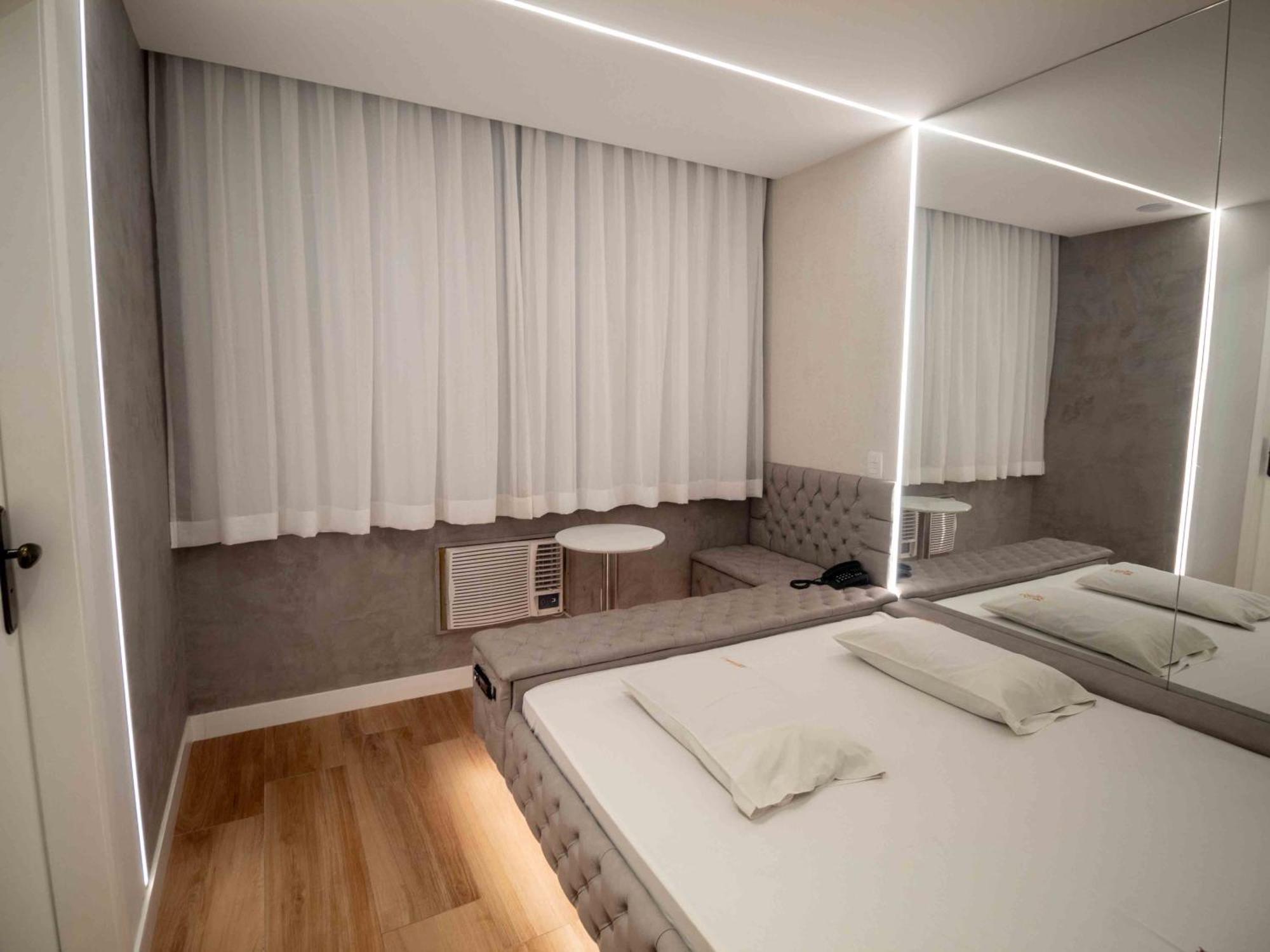 Deluxe Room,1703562155:JPEG